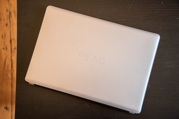 Contrairement à ce qu'on pourrait penser, le châssis n'est pas en métal mais bien en plastique - crédit photo : E.F.