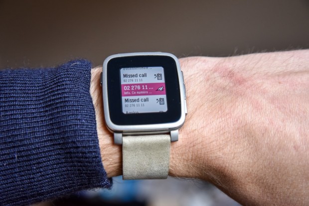 Notifications, réponses aux messages & alarmes sont au programme - Crédit photo : E.F.