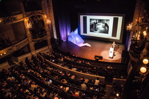 La première conférence de la journée. © Arnaud Laurent