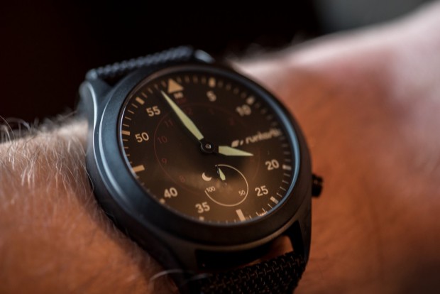 Au poignet, la montre rend plutôt bien, mais n'est pas la plus confortable à porter - crédit photo : E.F.