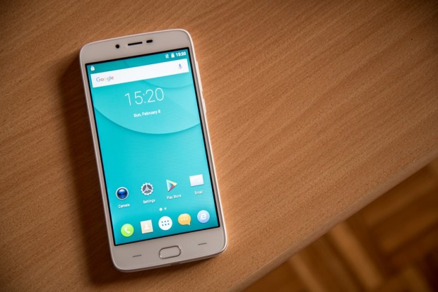 Android 5.1, un lecteur d'empreinte digitale, 2 Go de RAM et un APN de 13 mégapixels pour moins de 150€! - Crédit photo : E.F.