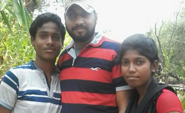 Le jeune Manjeet Chowdhary, accompagné par ses proches.