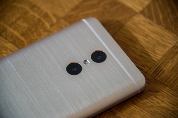 Le double-capteur est une fonctionnalité qu'on retrouve généralement uniquement sur les modèles haut de gamme. - Crédit photo : E.F.