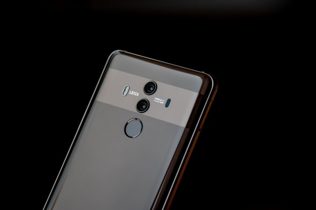 Le nouveau smartphone de Huawei est décliné en plusieurs coloris, dont le "Mocha Brown" - Crédit photo : E.F.