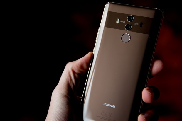 Le design du Mate 10 Pro est l'un de ses plus gros atouts - Crédit photo : E.F.