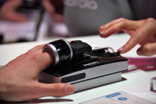 Petite nouveauté cette année : Lenovo propose un Mod permettant d'analyser en détails sa santé - Crédit photo : E.F.
