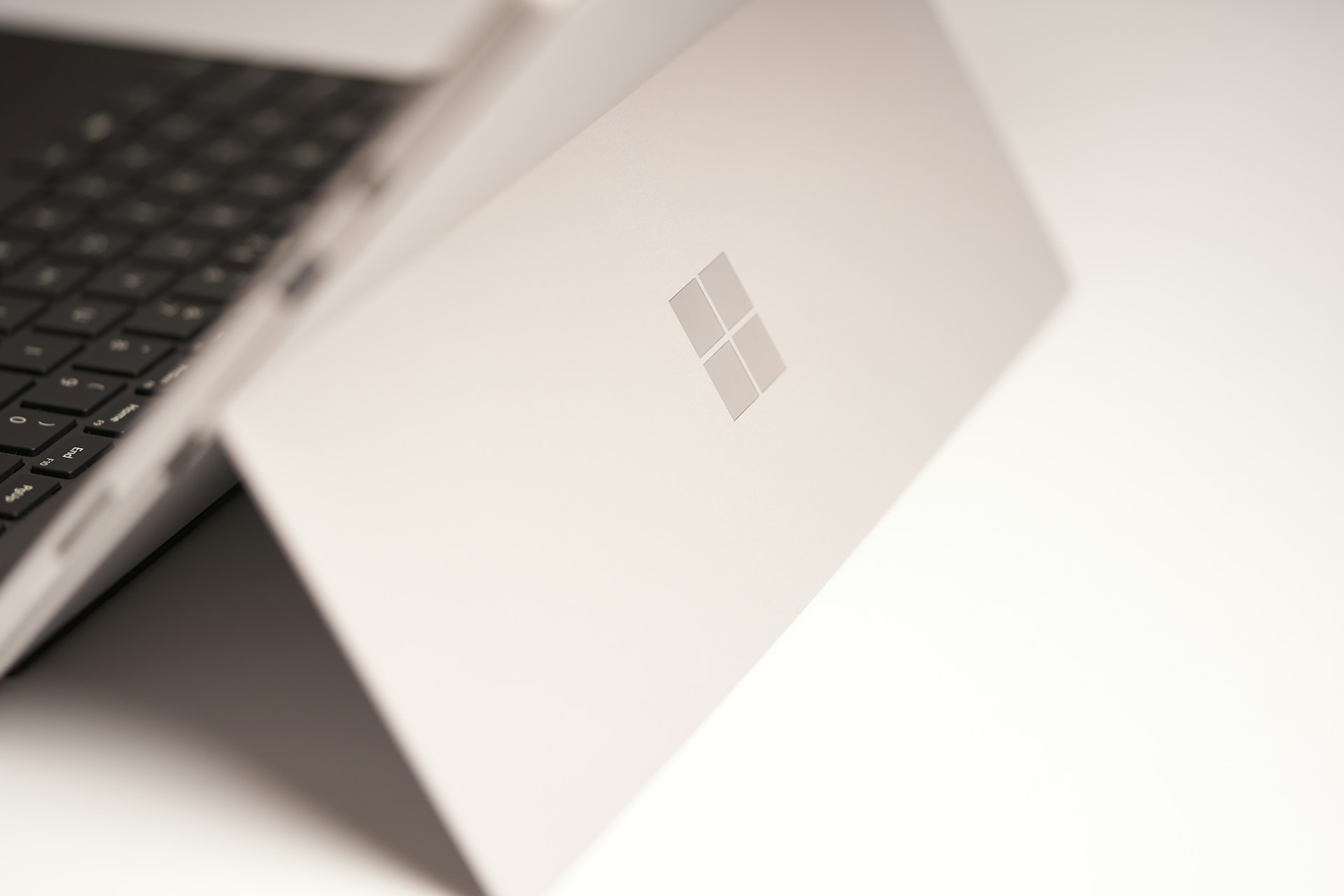 Microsoft ajuste les prix des Surface face à la pénurie de mémoire